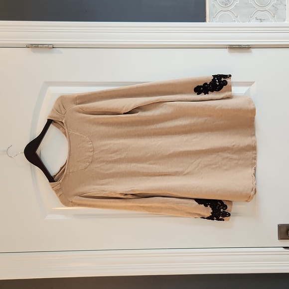 Soma Fleece Tunic Top with Lace‎ Applique Heather Gold Size Medium - Picture 3 of 7